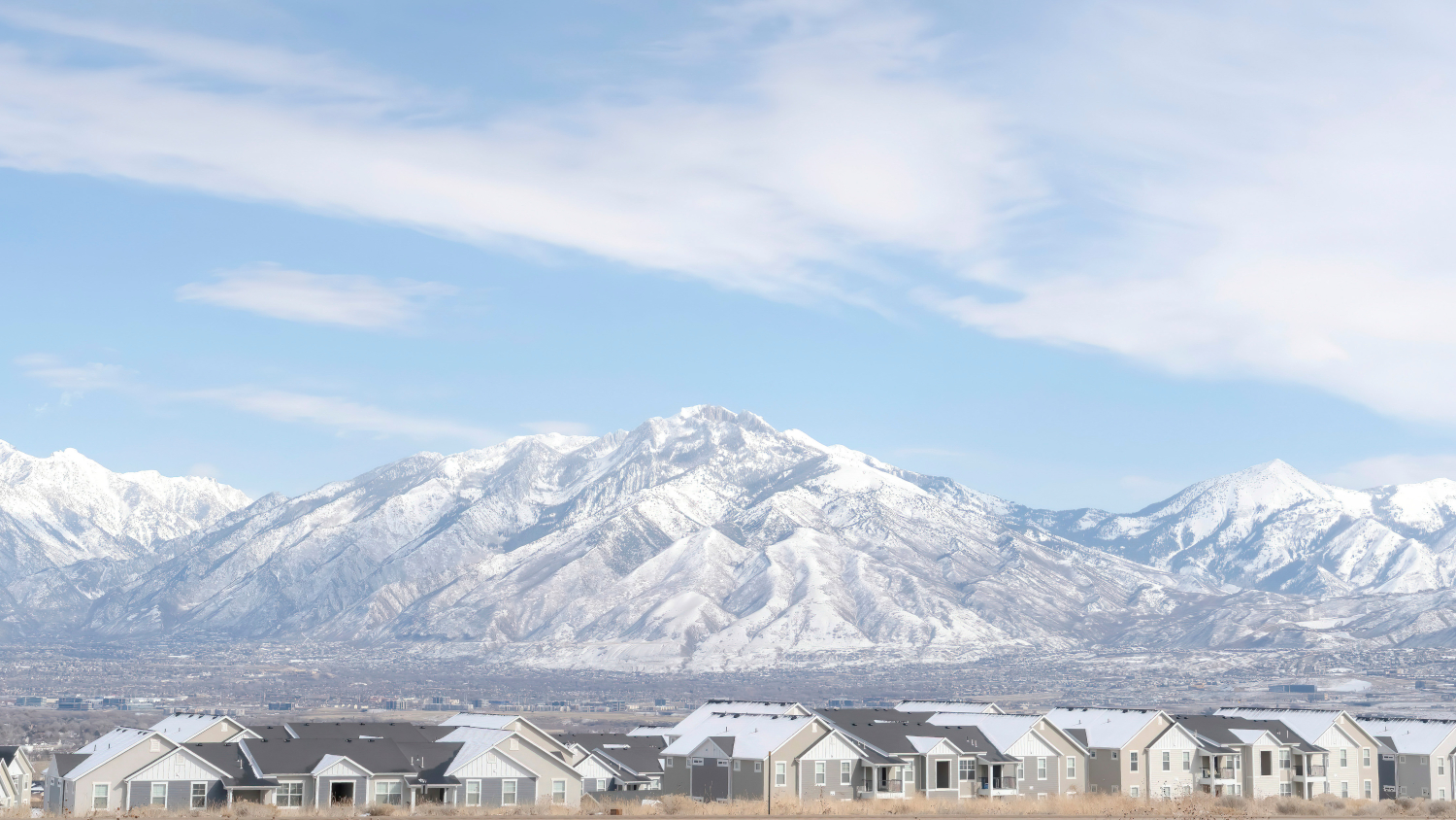 Panorama,Frame,Striking,Wasatch,Mountains,And,South,Jordan,City,In